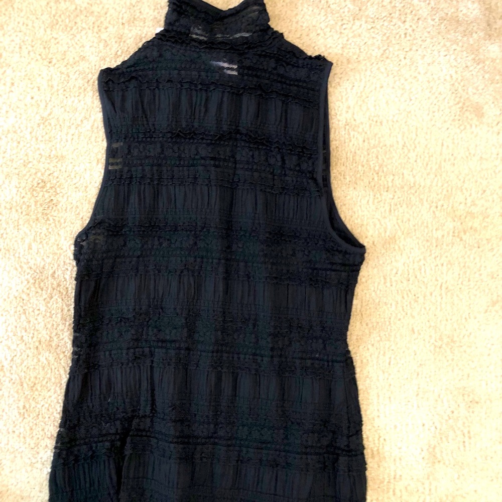 NWT cinq a sept Black top, Size Large